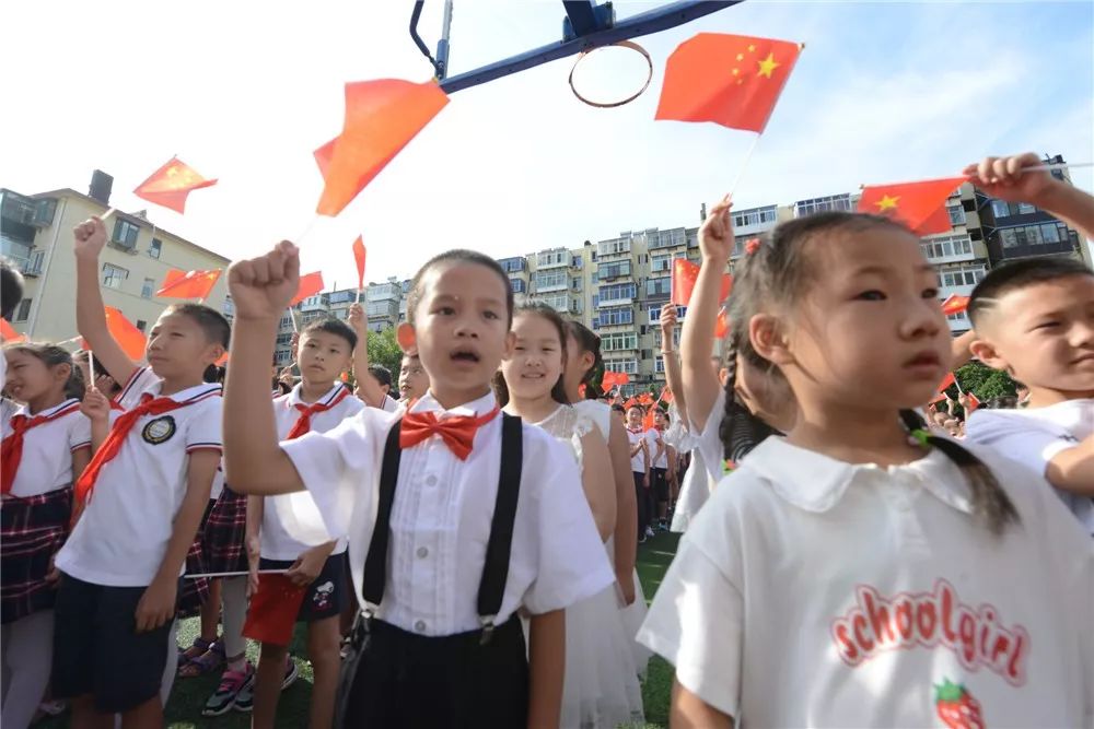 场面震撼！烟台开学第一天！各个学校实拍！看看有你家孩子吗？